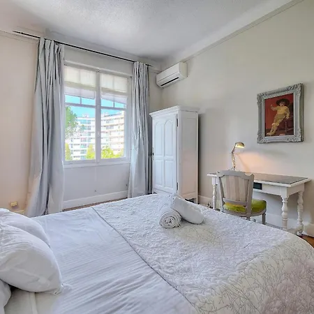 Ref 1821 - Near Center - For Rent *