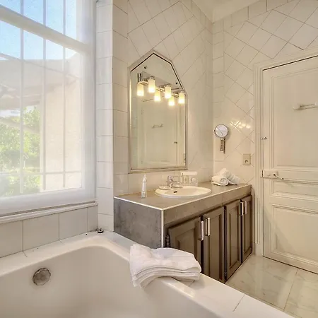 Ref 1821 - Near Center - For Rent * Κάννες