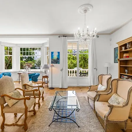 Villa Ref 1821 - Near Center - For Rent Cannes