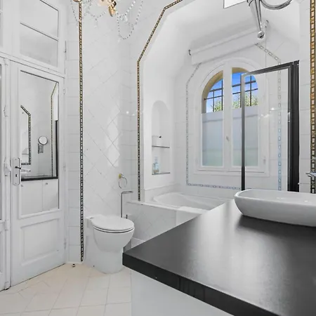 Ref 1821 - Near Center - For Rent Villa *