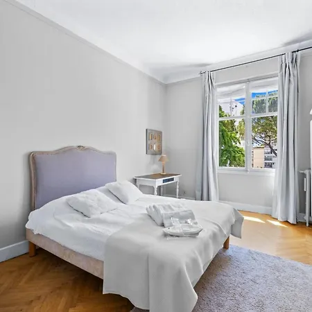 Ref 1821 - Near Center - For Rent *