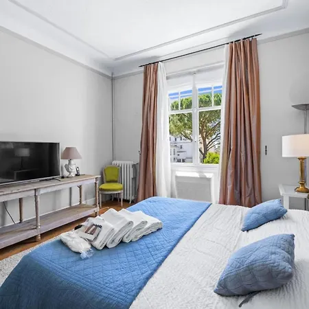 Villa Ref 1821 - Near Center - For Rent Cannes