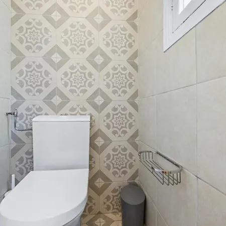 Ref 1821 - Near Center - For Rent