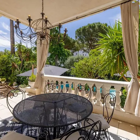 Villa Ref 1821 - Near Center - For Rent *