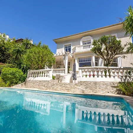 Villa Ref 1821 - Near Center - For Rent
