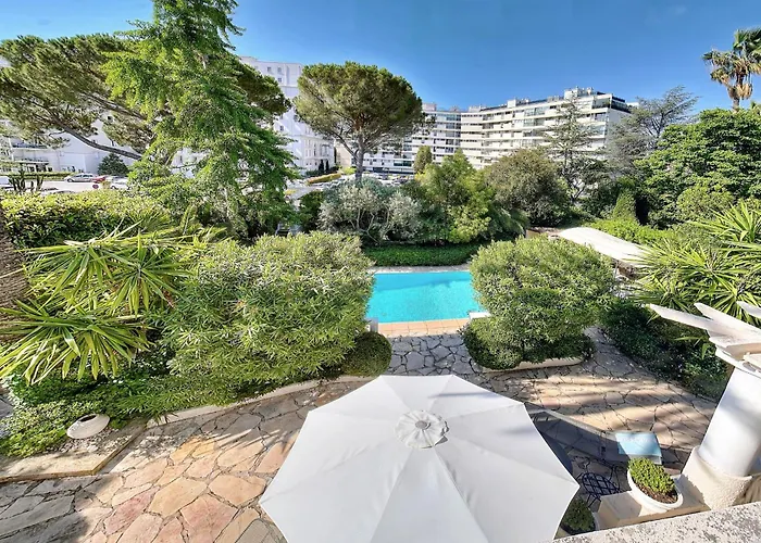 Ref 1821 - Near Center - For Rent