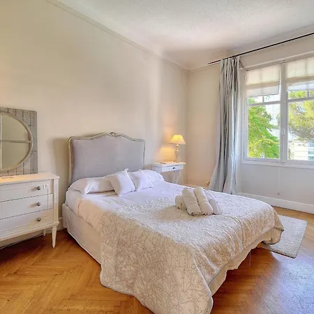Ref 1821 - Near Center - For Rent *